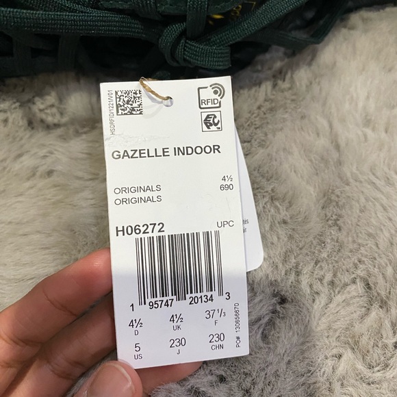 Adidas Gazelle Indoor Shagrn shoes in women’s size 7 - Picture 6 of 7